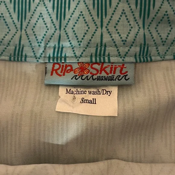 Rip Skirt Hawaii size S Green pattern! - Picture 2 of 6
